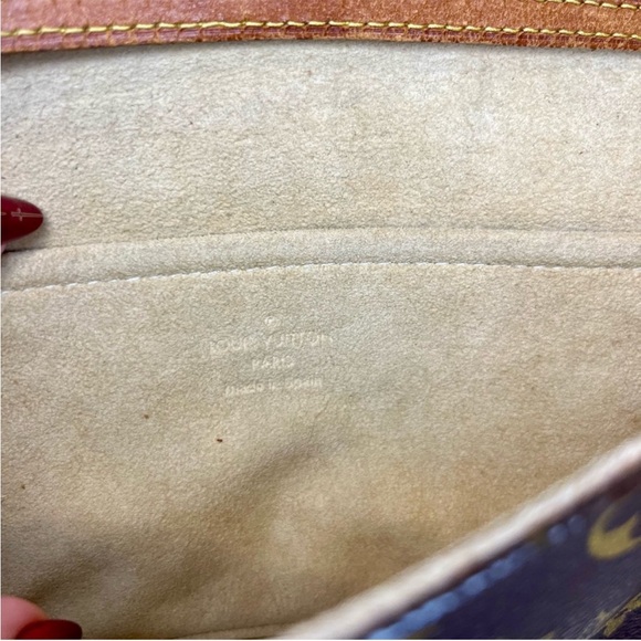 Louis Vuitton Vintage Monogram Pochette Twin GM - Picture 15 of 17